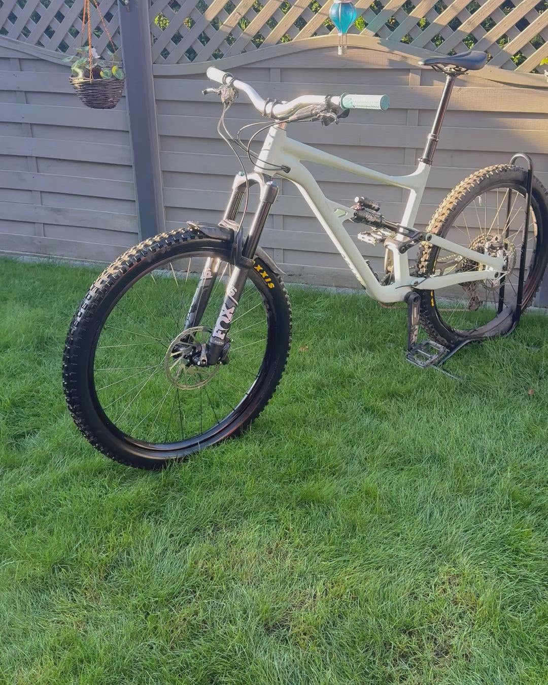 2023 Specialized Status 160
