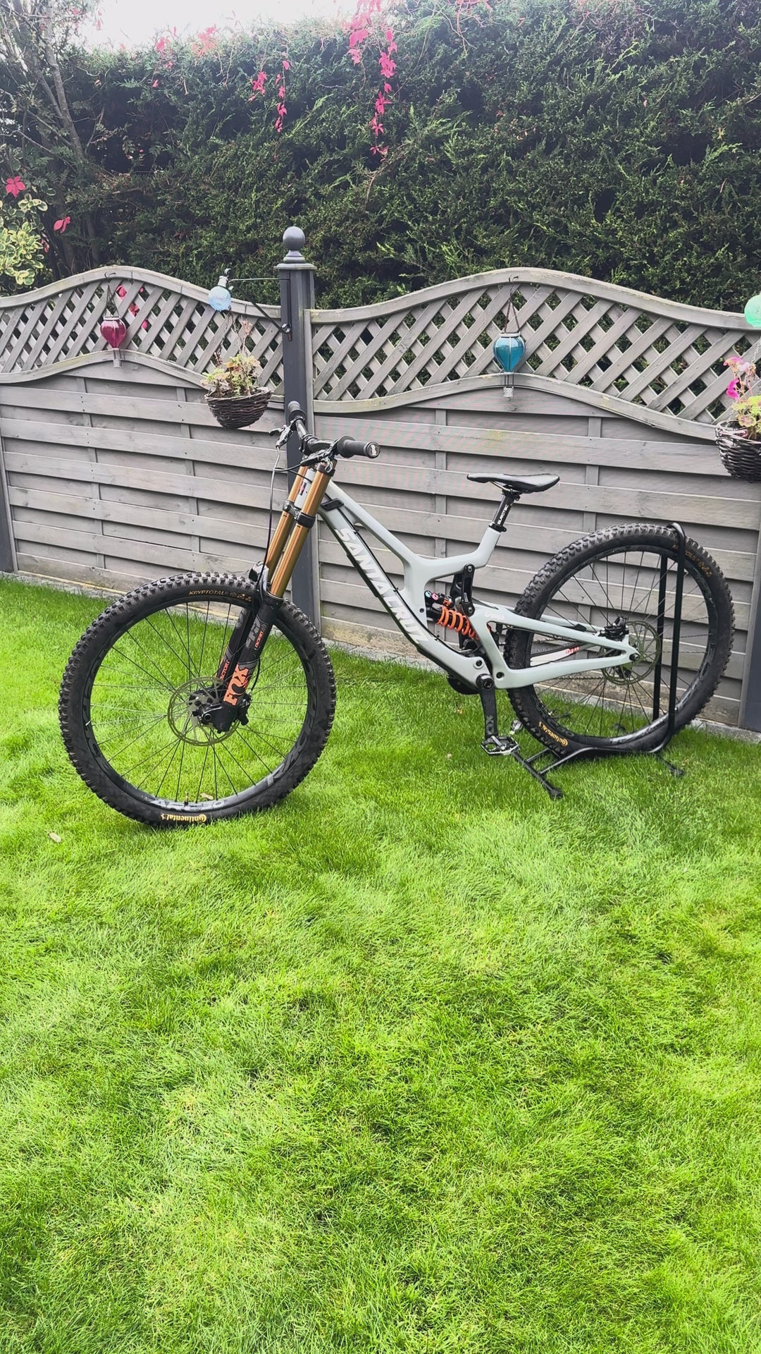 SANTA CRUZ V10 CC | FOX FACTORY 49 | DHX2 FACTORY | 29"