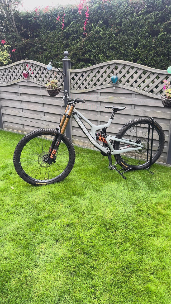 SANTA CRUZ V10 CC | FOX FACTORY 49 | DHX2 FACTORY | 29"