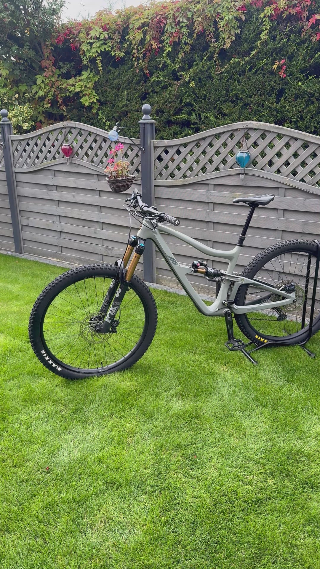 2022 Ibis Ripmo Carbon